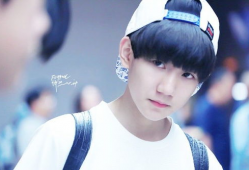 吃瓜爆料王源成毅,瓜田里的青春偶像风云录